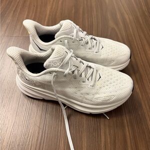 Hoka Clifton 9- women’s size 7.5